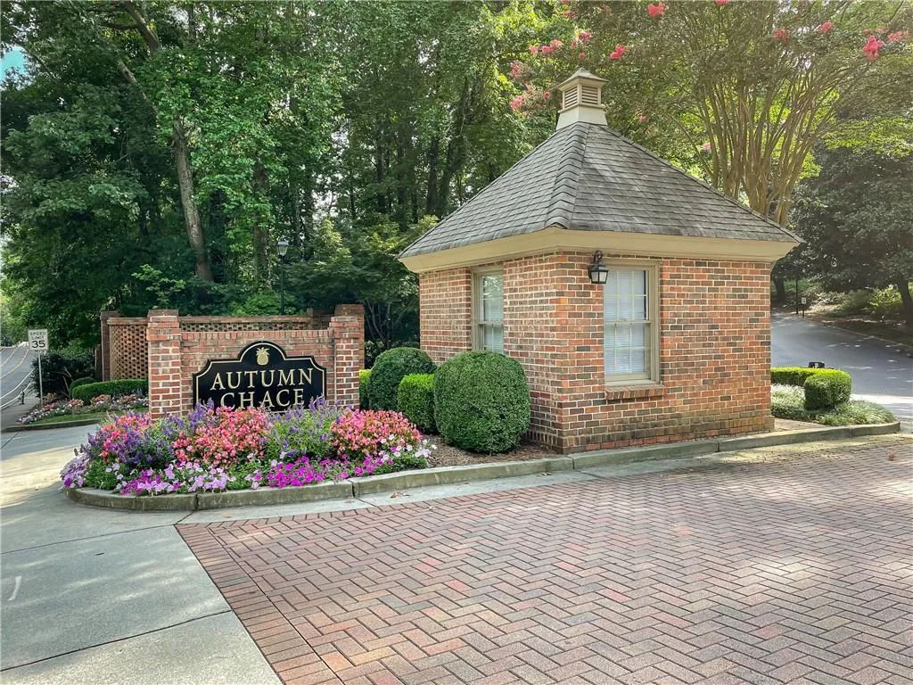 326 The Chace, Sandy Springs, Georgia 30328, 3 Bedrooms Bedrooms, ,2 BathroomsBathrooms,Residential,Sold,326 The Chace,6926233