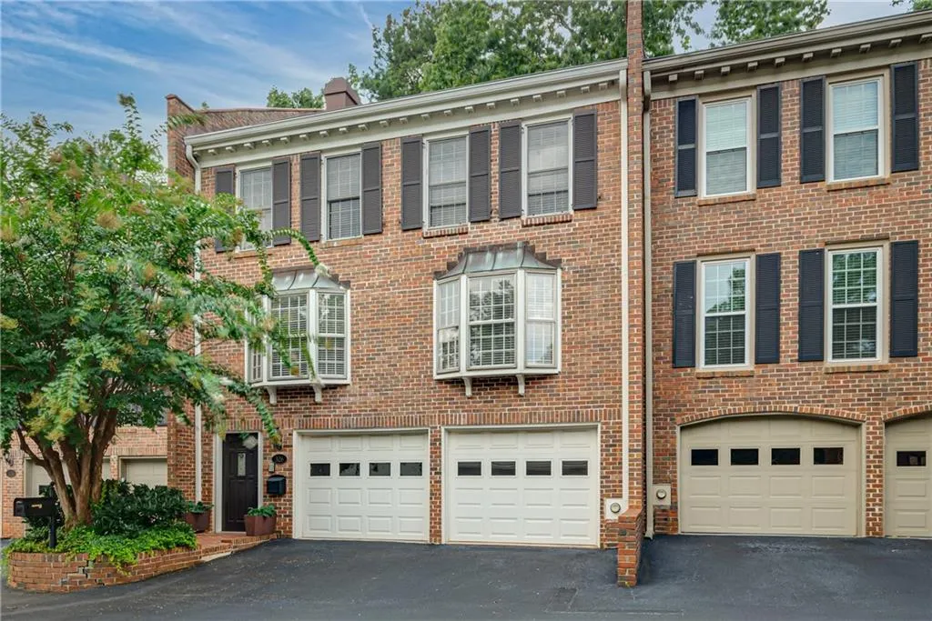 326 The Chace, Sandy Springs, Georgia 30328, 3 Bedrooms Bedrooms, ,2 BathroomsBathrooms,Residential,Sold,326 The Chace,6926233