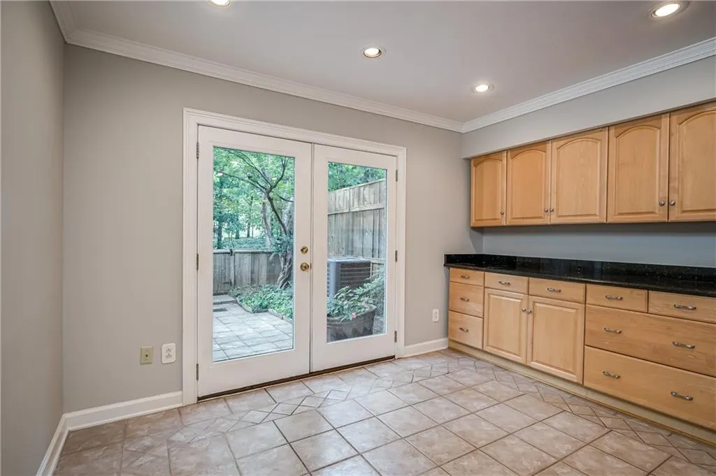 326 The Chace, Sandy Springs, Georgia 30328, 3 Bedrooms Bedrooms, ,2 BathroomsBathrooms,Residential,Sold,326 The Chace,6926233