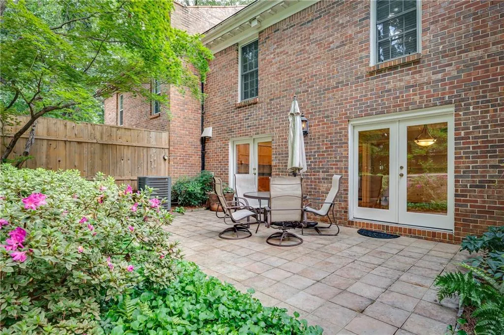 326 The Chace, Sandy Springs, Georgia 30328, 3 Bedrooms Bedrooms, ,2 BathroomsBathrooms,Residential,Sold,326 The Chace,6926233