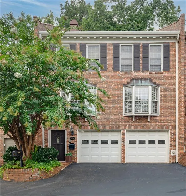 326 The Chace, Sandy Springs, Georgia 30328, 3 Bedrooms Bedrooms, ,2 BathroomsBathrooms,Residential,Sold,326 The Chace,6926233