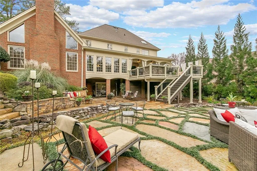 305 Aldenshire Place, Sandy Springs, Georgia 30350, 4 Bedrooms Bedrooms, ,4 BathroomsBathrooms,Residential,Sold,305 Aldenshire Place,6690910 305 Aldenshire Place, Sandy Springs, Georgia 30350, 4 Bedrooms Bedrooms, ,4 BathroomsBathrooms,Residential,Sold,305 Aldenshire Place,6690910