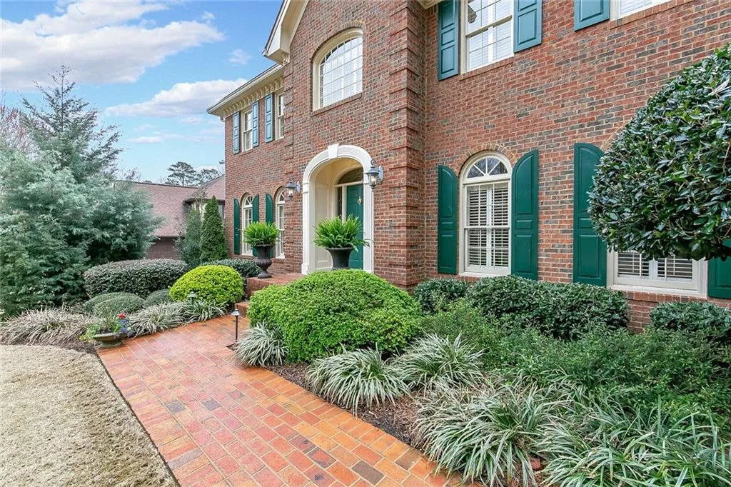 305 Aldenshire Place, Sandy Springs, Georgia 30350, 4 Bedrooms Bedrooms, ,4 BathroomsBathrooms,Residential,Sold,305 Aldenshire Place,6690910 305 Aldenshire Place, Sandy Springs, Georgia 30350, 4 Bedrooms Bedrooms, ,4 BathroomsBathrooms,Residential,Sold,305 Aldenshire Place,6690910