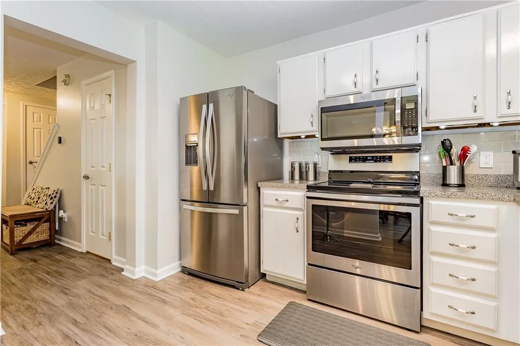 2003 Queen Anne Court, Atlanta, Georgia 30350, 2 Bedrooms Bedrooms, ,2 BathroomsBathrooms,Residential,Sold,2003 Queen Anne Court,6055273