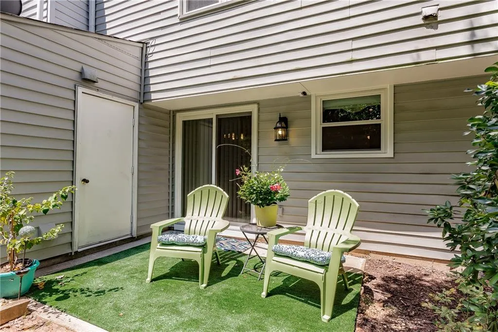 2003 Queen Anne Court, Atlanta, Georgia 30350, 2 Bedrooms Bedrooms, ,2 BathroomsBathrooms,Residential,Sold,2003 Queen Anne Court,6055273