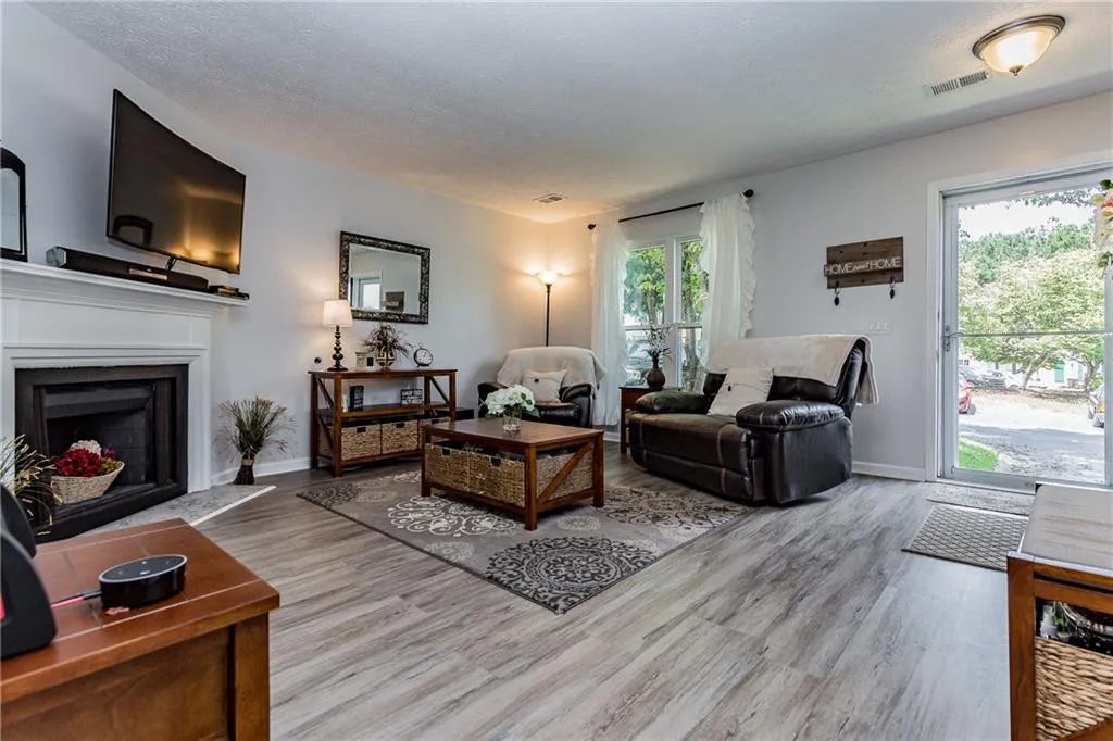 2003 Queen Anne Court, Atlanta, Georgia 30350, 2 Bedrooms Bedrooms, ,2 BathroomsBathrooms,Residential,Sold,2003 Queen Anne Court,6055273