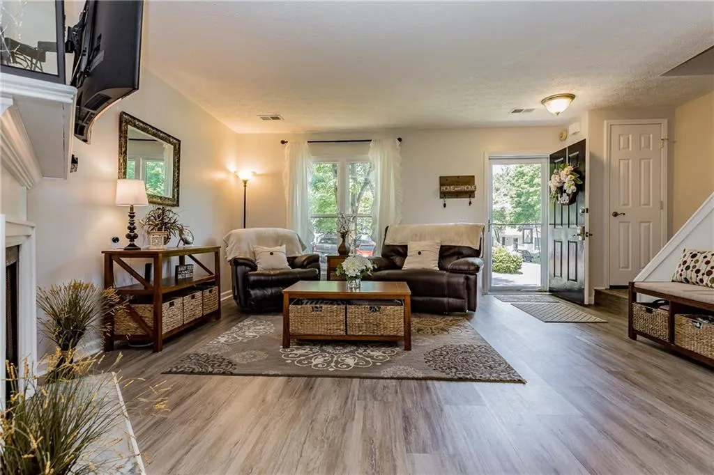 2003 Queen Anne Court, Atlanta, Georgia 30350, 2 Bedrooms Bedrooms, ,2 BathroomsBathrooms,Residential,Sold,2003 Queen Anne Court,6055273