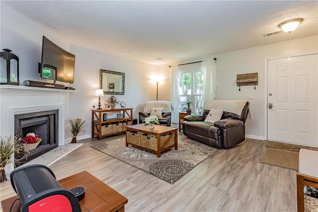 2003 Queen Anne Court, Atlanta, Georgia 30350, 2 Bedrooms Bedrooms, ,2 BathroomsBathrooms,Residential,Sold,2003 Queen Anne Court,6055273