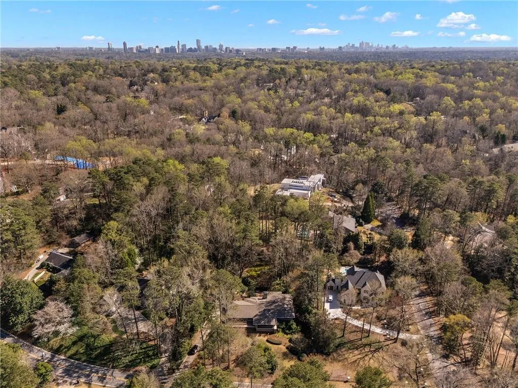 374 Londonberry Road, Atlanta, Georgia 30327, 4 Bedrooms Bedrooms, ,3 BathroomsBathrooms,Residential,Sold,374 Londonberry Road,7736916