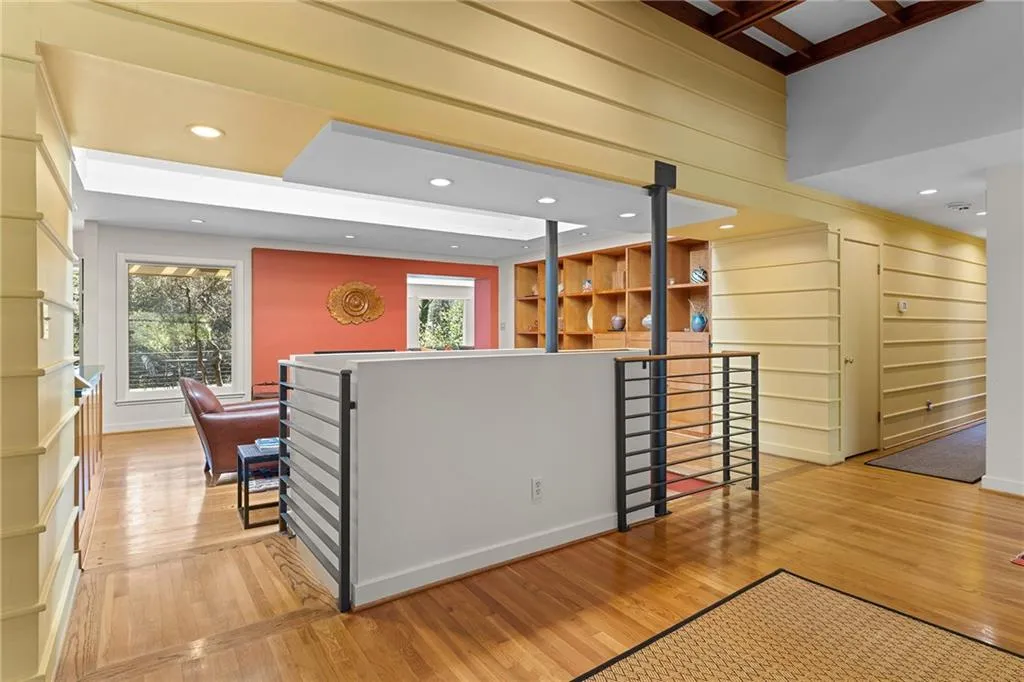 374 Londonberry Road, Atlanta, Georgia 30327, 4 Bedrooms Bedrooms, ,3 BathroomsBathrooms,Residential,Sold,374 Londonberry Road,7736916
