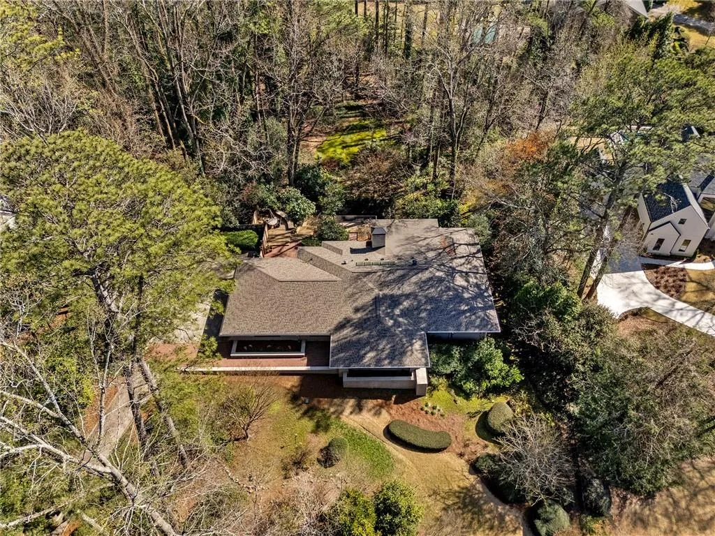 374 Londonberry Road, Atlanta, Georgia 30327, 4 Bedrooms Bedrooms, ,3 BathroomsBathrooms,Residential,Sold,374 Londonberry Road,7736916
