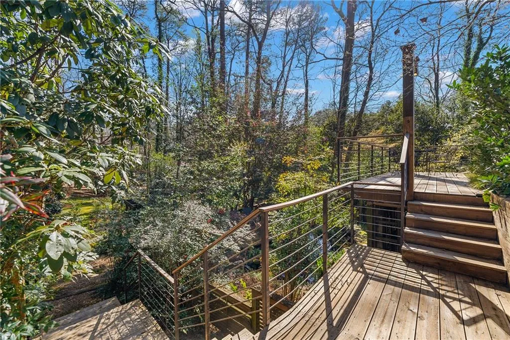 374 Londonberry Road, Atlanta, Georgia 30327, 4 Bedrooms Bedrooms, ,3 BathroomsBathrooms,Residential,Sold,374 Londonberry Road,7736916
