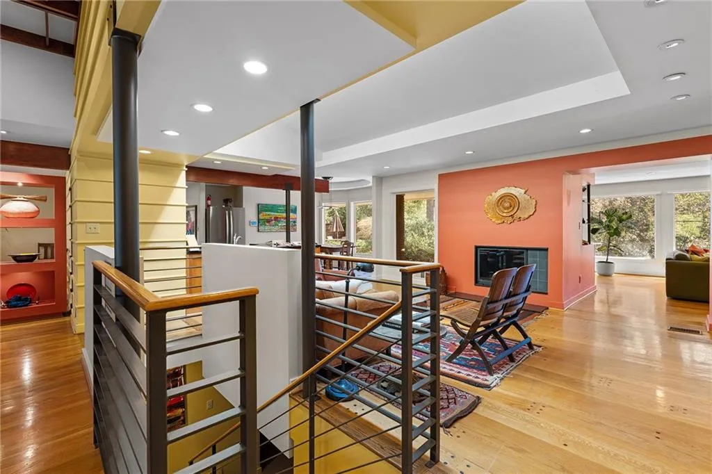 374 Londonberry Road, Atlanta, Georgia 30327, 4 Bedrooms Bedrooms, ,3 BathroomsBathrooms,Residential,Sold,374 Londonberry Road,7736916