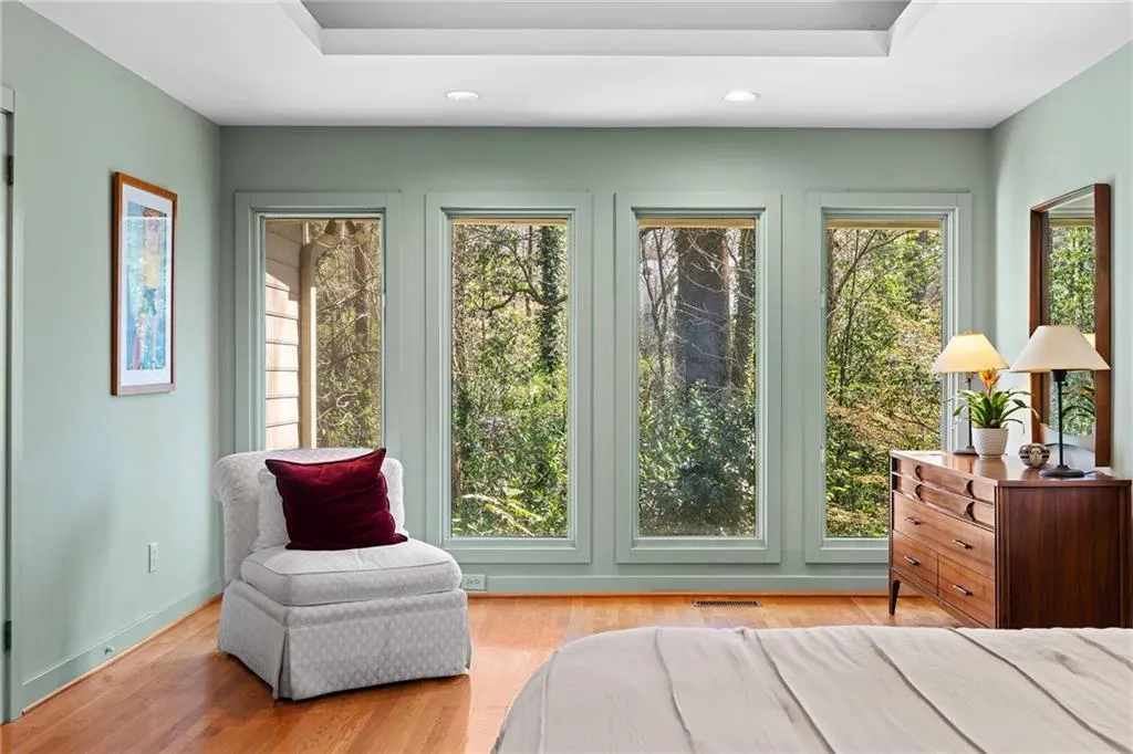 374 Londonberry Road, Atlanta, Georgia 30327, 4 Bedrooms Bedrooms, ,3 BathroomsBathrooms,Residential,Sold,374 Londonberry Road,7736916