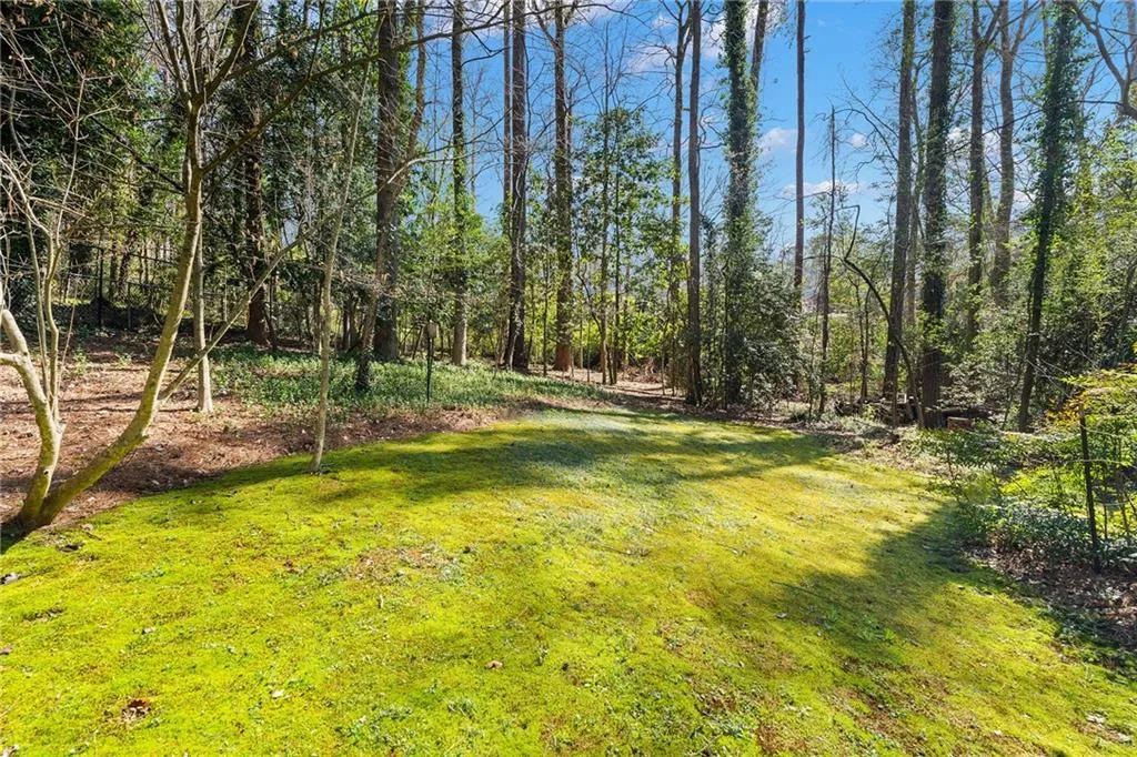 374 Londonberry Road, Atlanta, Georgia 30327, 4 Bedrooms Bedrooms, ,3 BathroomsBathrooms,Residential,Sold,374 Londonberry Road,7736916