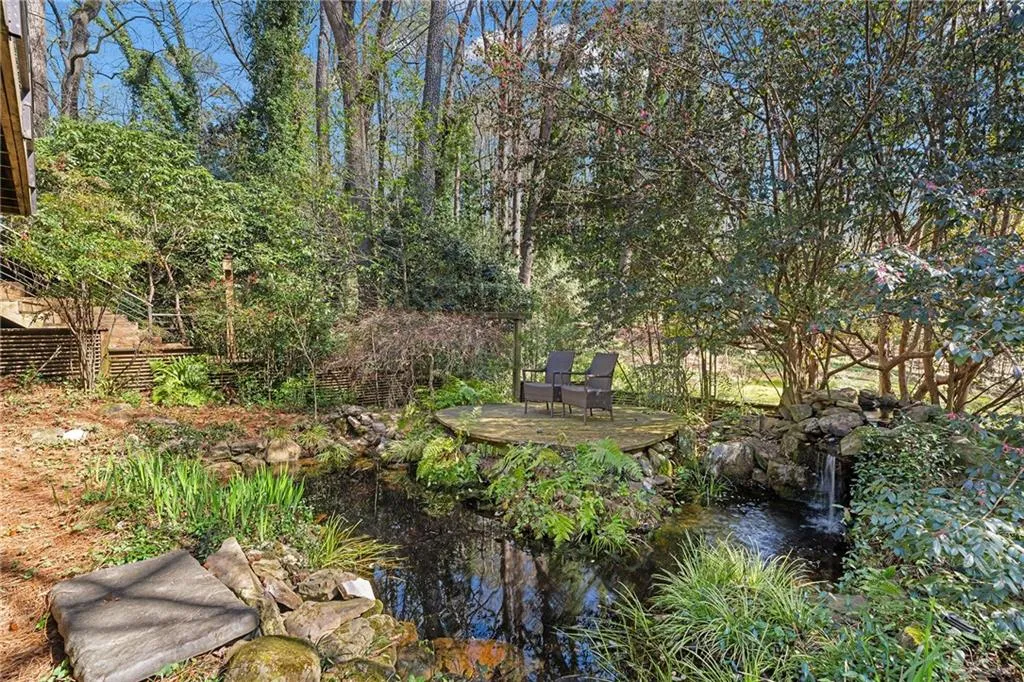 374 Londonberry Road, Atlanta, Georgia 30327, 4 Bedrooms Bedrooms, ,3 BathroomsBathrooms,Residential,Sold,374 Londonberry Road,7736916