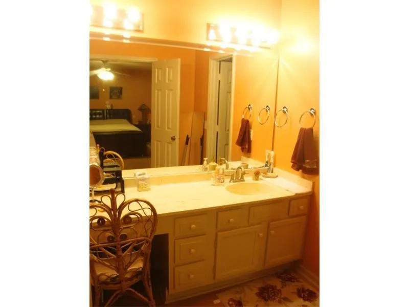 906 Hollyfax Circle Unit 906, Sandy Springs, Georgia 30328, 2 Bedrooms Bedrooms, ,2 BathroomsBathrooms,Residential,Sold,906 Hollyfax Circle Unit 906,5644284