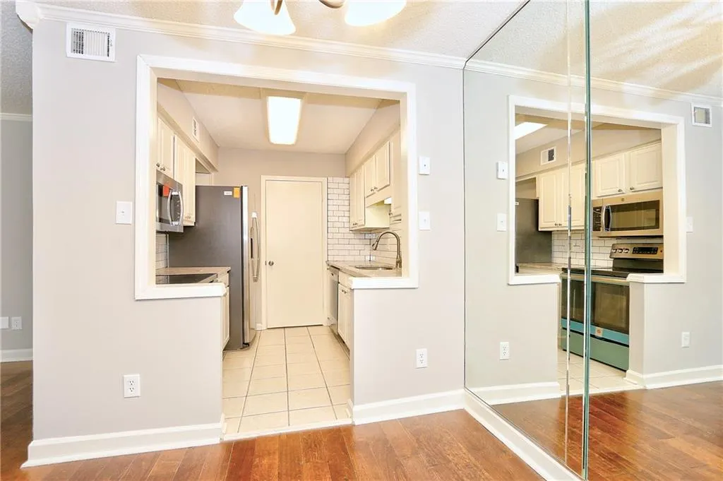 1303 Wingate Way, Sandy Springs, Georgia 30350, 2 Bedrooms Bedrooms, ,2 BathroomsBathrooms,Residential,Sold,1303 Wingate Way,6051954