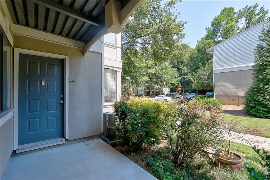 1303 Wingate Way, Sandy Springs, Georgia 30350, 2 Bedrooms Bedrooms, ,2 BathroomsBathrooms,Residential,Sold,1303 Wingate Way,6051954