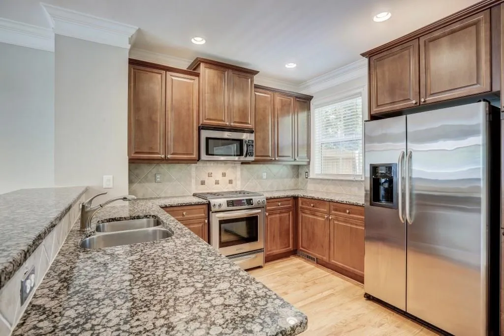 5486 Glenridge View Unit 2106, Atlanta, Georgia 30342, 2 Bedrooms Bedrooms, ,2 BathroomsBathrooms,Residential,Sold,5486 Glenridge View Unit 2106,6042638