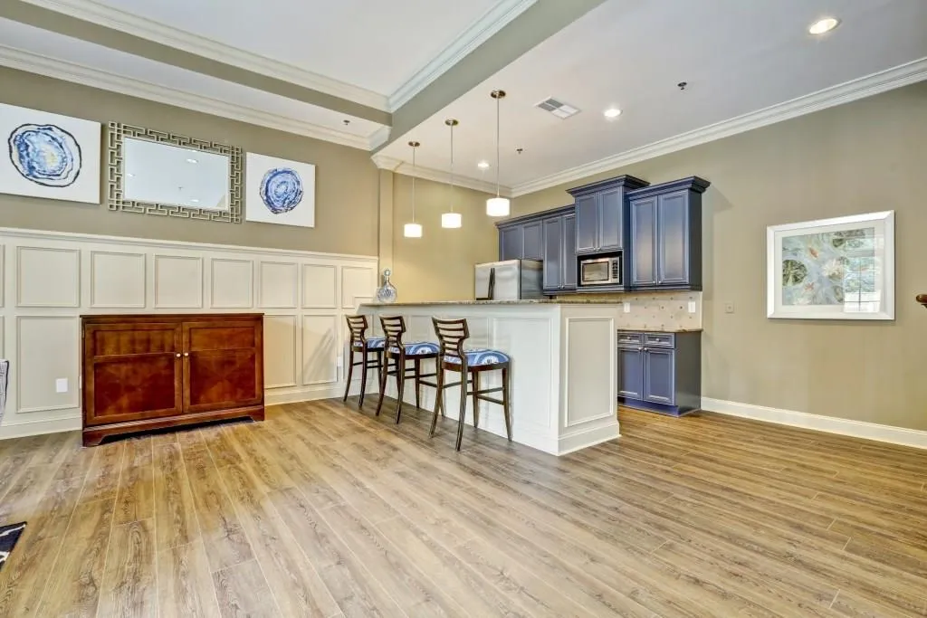5486 Glenridge View Unit 2106, Atlanta, Georgia 30342, 2 Bedrooms Bedrooms, ,2 BathroomsBathrooms,Residential,Sold,5486 Glenridge View Unit 2106,6042638