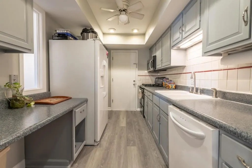 6851 Roswell Road Unit C-7, Sandy Springs, Georgia 30328, 4 Bedrooms Bedrooms, ,2 BathroomsBathrooms,Residential,Sold,6851 Roswell Road Unit C-7,6872495