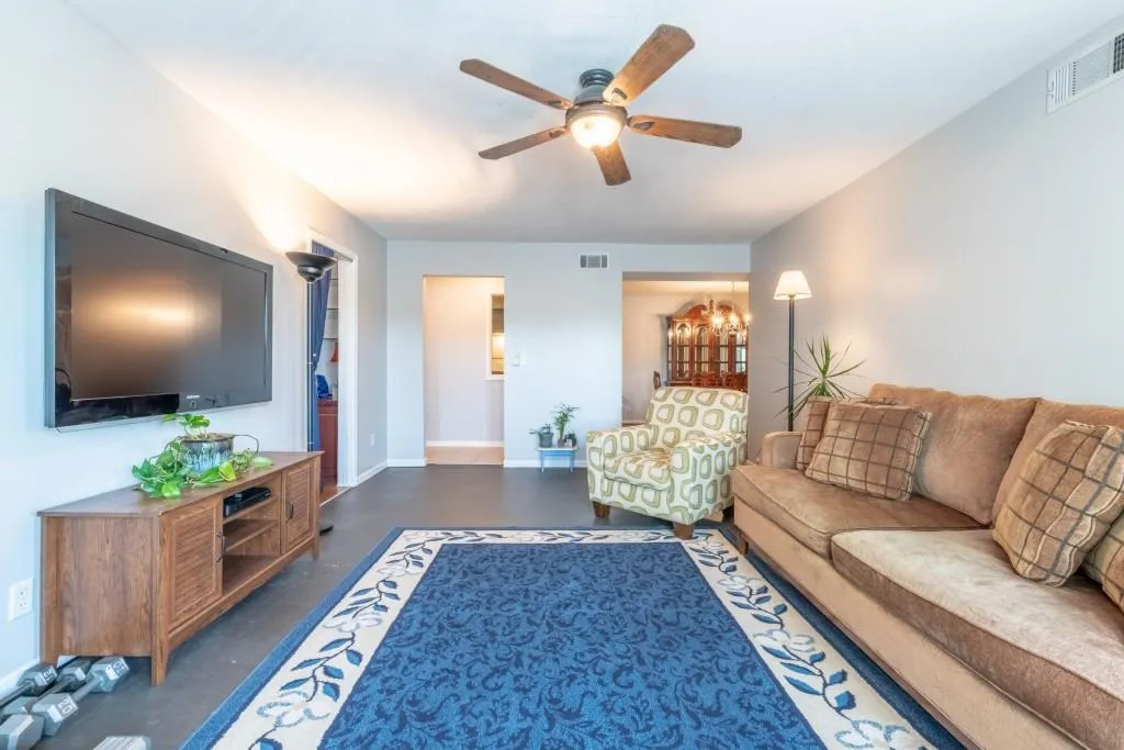 6851 Roswell Road Unit C-7, Sandy Springs, Georgia 30328, 4 Bedrooms Bedrooms, ,2 BathroomsBathrooms,Residential,Sold,6851 Roswell Road Unit C-7,6872495