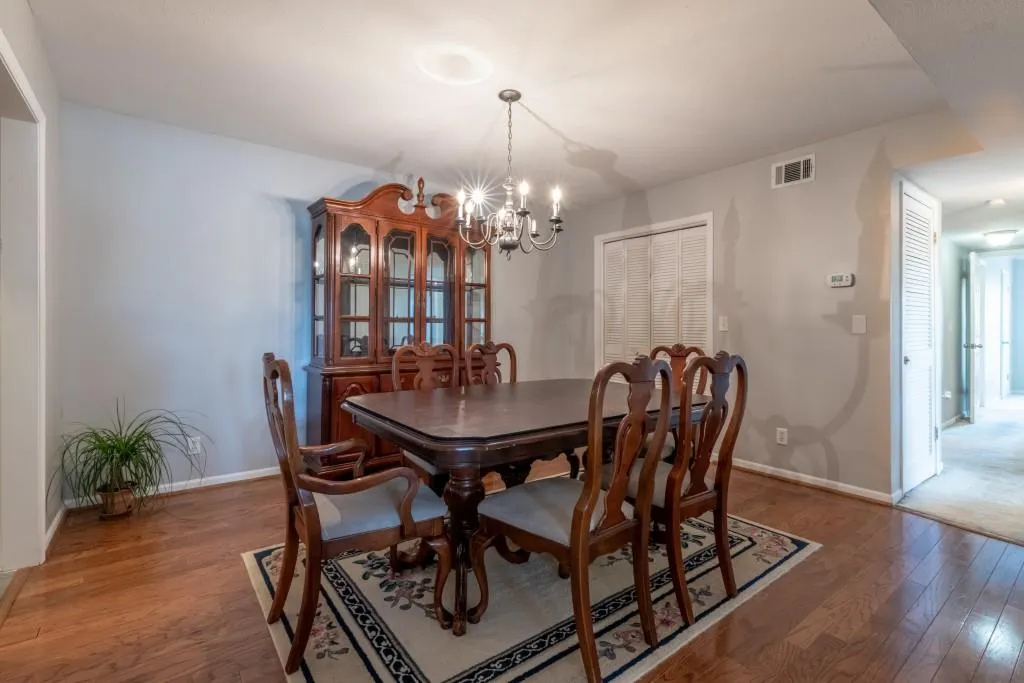 6851 Roswell Road Unit C-7, Sandy Springs, Georgia 30328, 4 Bedrooms Bedrooms, ,2 BathroomsBathrooms,Residential,Sold,6851 Roswell Road Unit C-7,6872495