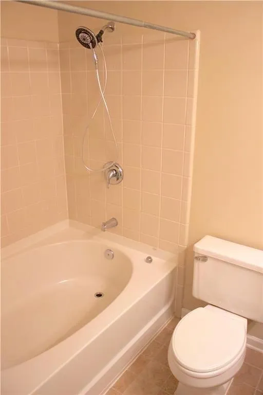 309 Barrington Hills Drive, Sandy Springs, Georgia 30350, 2 Bedrooms Bedrooms, ,2 BathroomsBathrooms,Residential,Sold,309 Barrington Hills Drive,6926938