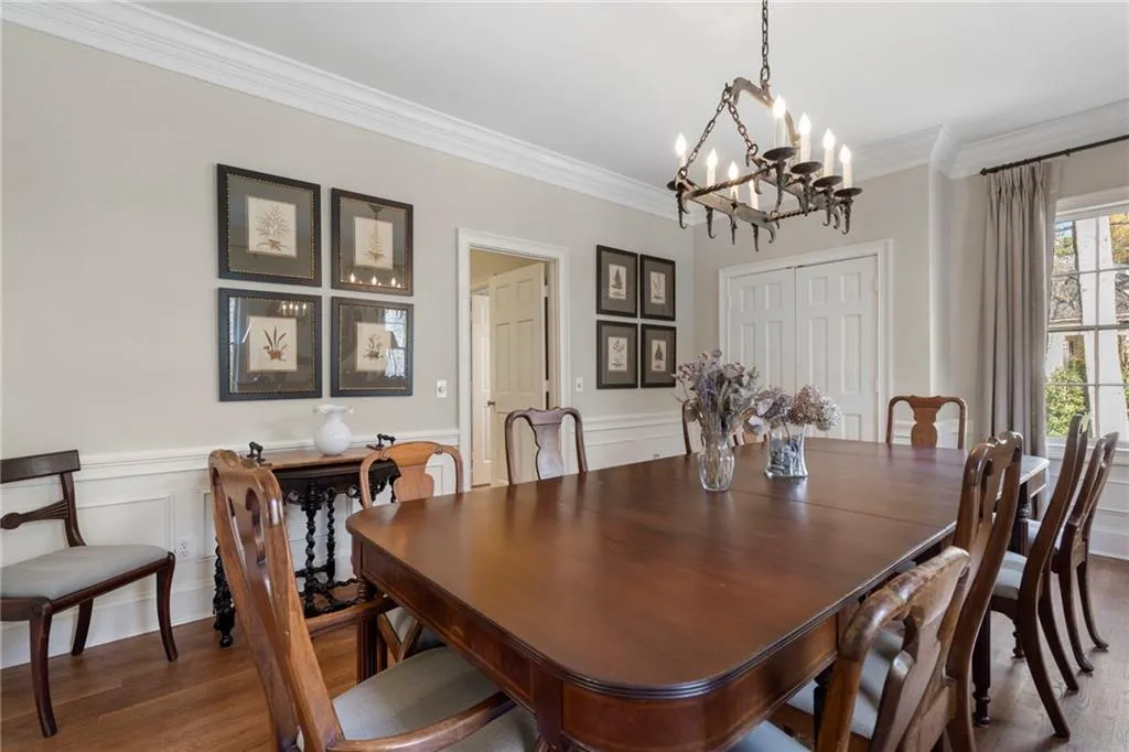 5960 Winterthur Drive, Atlanta, Georgia 30328, 6 Bedrooms Bedrooms, ,4 BathroomsBathrooms,Residential,For Sale,5960 Winterthur Drive,7703310