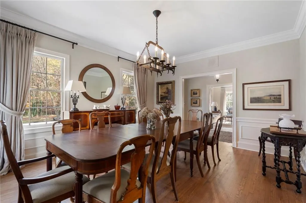 5960 Winterthur Drive, Atlanta, Georgia 30328, 6 Bedrooms Bedrooms, ,4 BathroomsBathrooms,Residential,For Sale,5960 Winterthur Drive,7703310