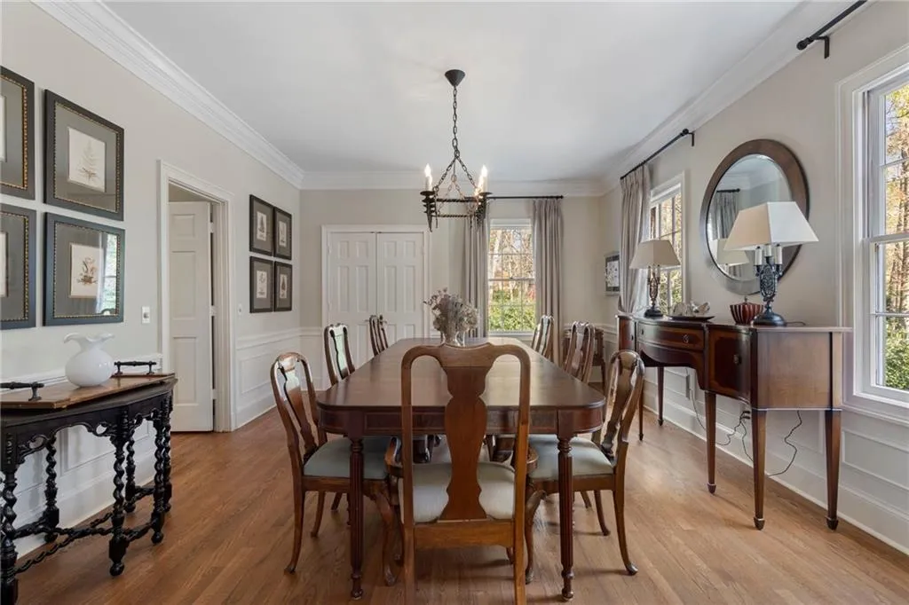 5960 Winterthur Drive, Atlanta, Georgia 30328, 6 Bedrooms Bedrooms, ,4 BathroomsBathrooms,Residential,For Sale,5960 Winterthur Drive,7703310