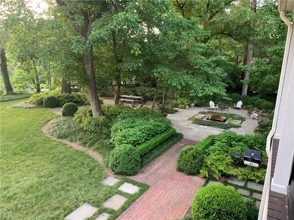 5960 Winterthur Drive, Atlanta, Georgia 30328, 6 Bedrooms Bedrooms, ,4 BathroomsBathrooms,Residential,For Sale,5960 Winterthur Drive,7703310
