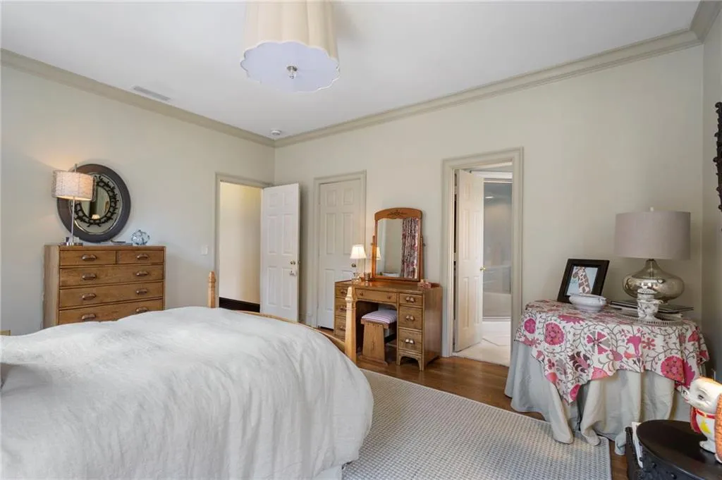5960 Winterthur Drive, Atlanta, Georgia 30328, 6 Bedrooms Bedrooms, ,4 BathroomsBathrooms,Residential,For Sale,5960 Winterthur Drive,7703310