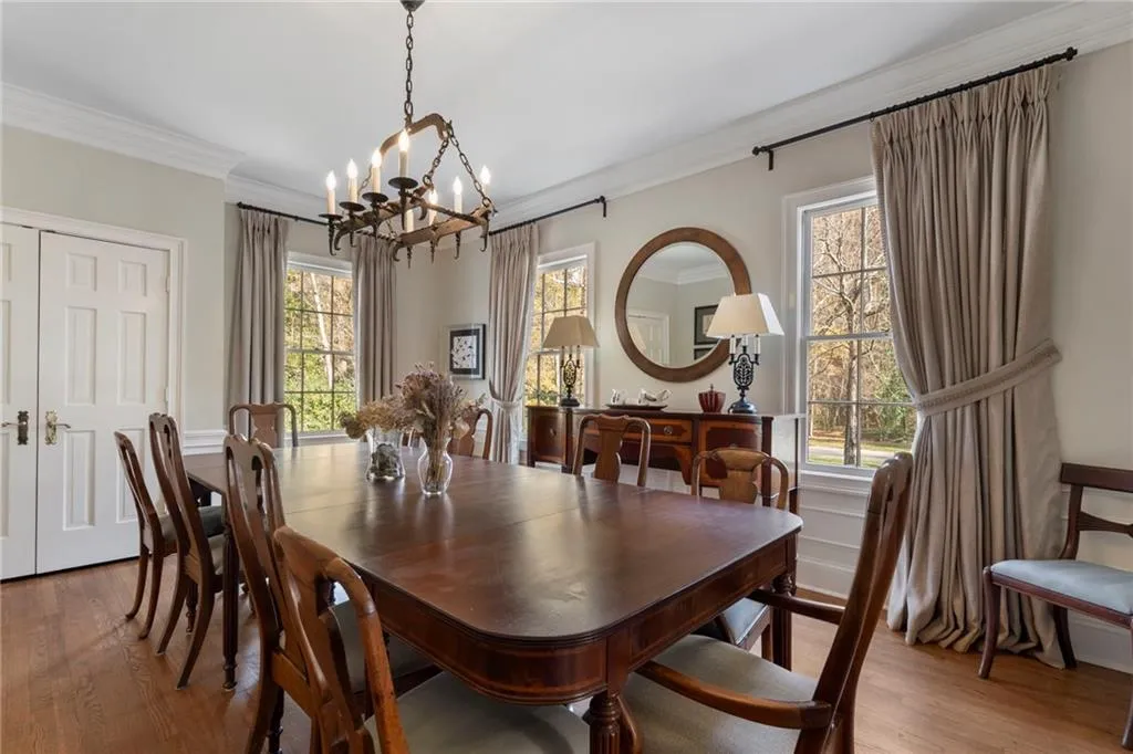 5960 Winterthur Drive, Atlanta, Georgia 30328, 6 Bedrooms Bedrooms, ,4 BathroomsBathrooms,Residential,For Sale,5960 Winterthur Drive,7703310