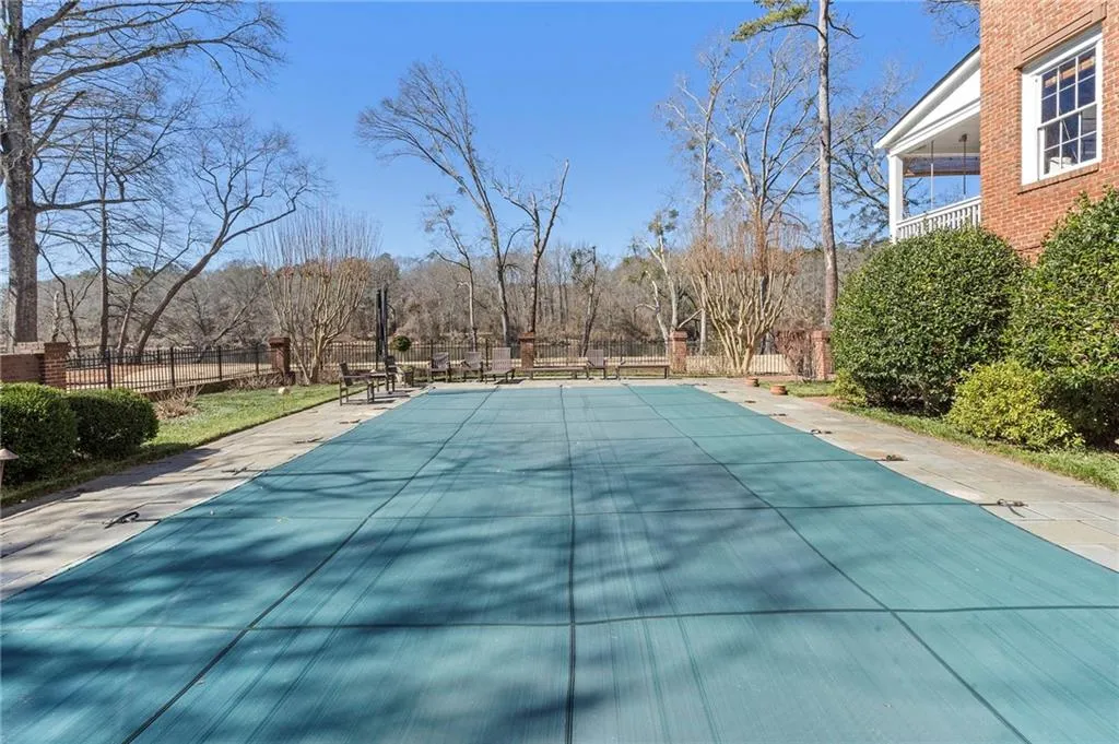5960 Winterthur Drive, Atlanta, Georgia 30328, 6 Bedrooms Bedrooms, ,4 BathroomsBathrooms,Residential,For Sale,5960 Winterthur Drive,7703310