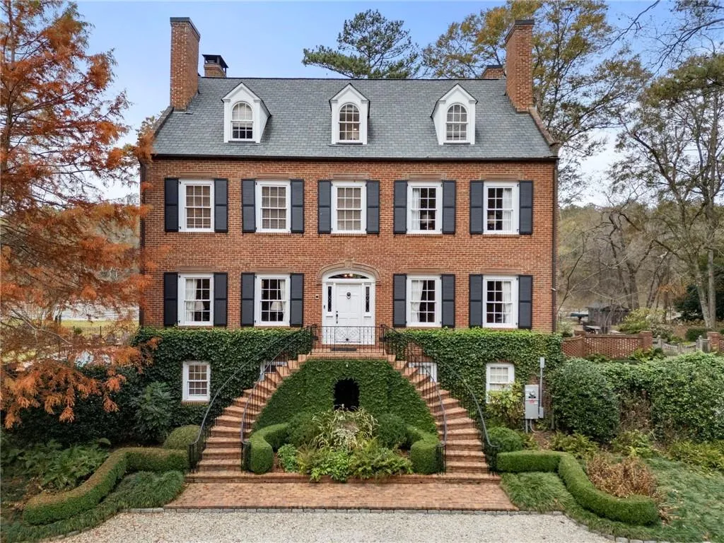 5960 Winterthur Drive, Atlanta, Georgia 30328, 6 Bedrooms Bedrooms, ,4 BathroomsBathrooms,Residential,For Sale,5960 Winterthur Drive,7703310