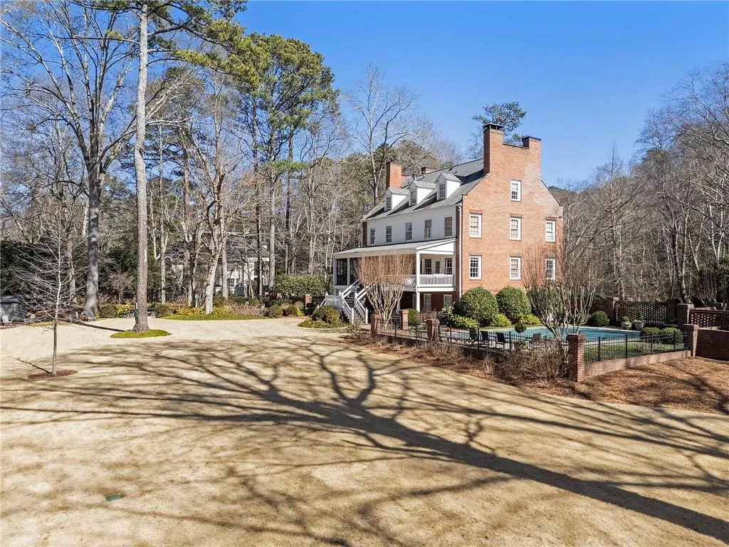 5960 Winterthur Drive, Atlanta, Georgia 30328, 6 Bedrooms Bedrooms, ,4 BathroomsBathrooms,Residential,For Sale,5960 Winterthur Drive,7703310