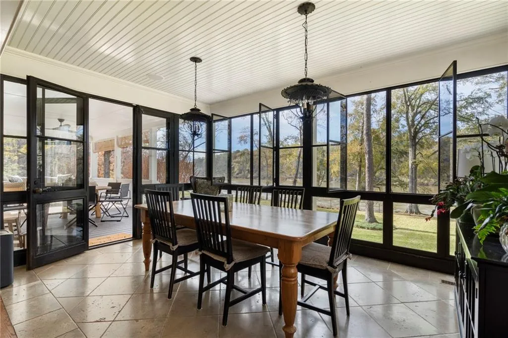 5960 Winterthur Drive, Atlanta, Georgia 30328, 6 Bedrooms Bedrooms, ,4 BathroomsBathrooms,Residential,For Sale,5960 Winterthur Drive,7703310