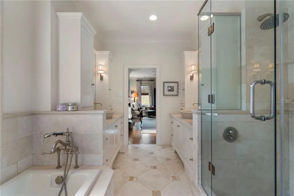 5960 Winterthur Drive, Atlanta, Georgia 30328, 6 Bedrooms Bedrooms, ,4 BathroomsBathrooms,Residential,For Sale,5960 Winterthur Drive,7703310