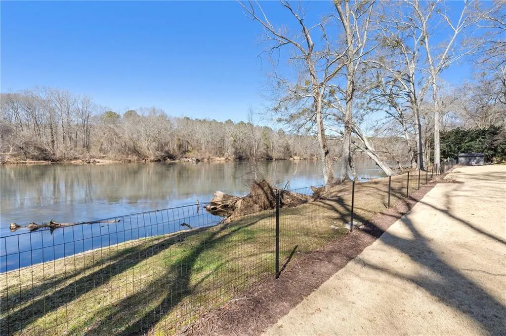 5960 Winterthur Drive, Atlanta, Georgia 30328, 6 Bedrooms Bedrooms, ,4 BathroomsBathrooms,Residential,For Sale,5960 Winterthur Drive,7703310