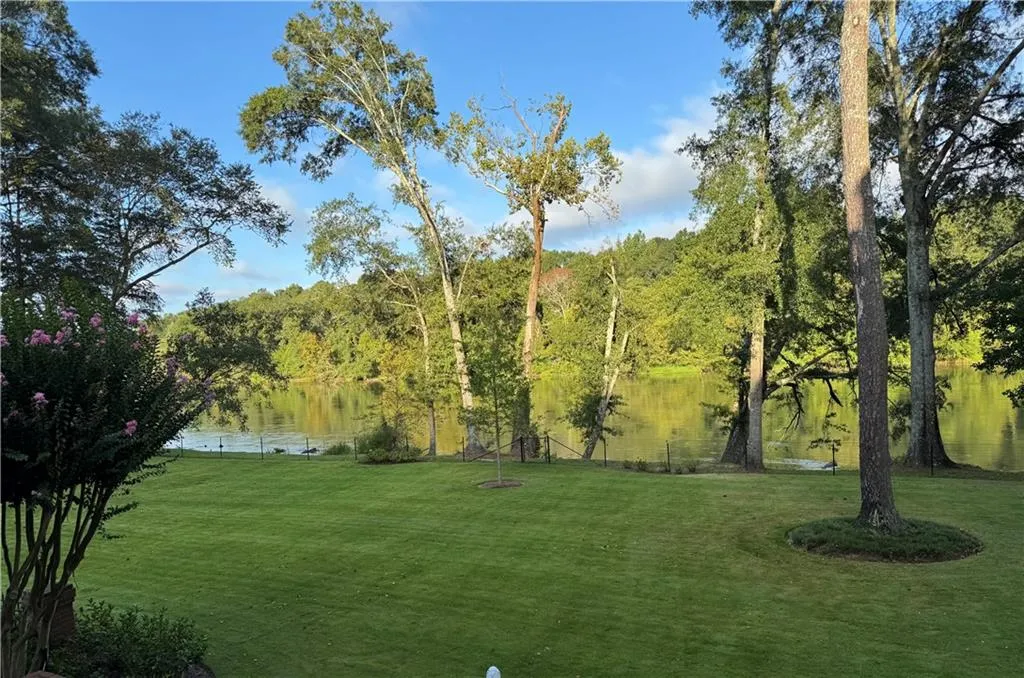 5960 Winterthur Drive, Atlanta, Georgia 30328, 6 Bedrooms Bedrooms, ,4 BathroomsBathrooms,Residential,For Sale,5960 Winterthur Drive,7703310