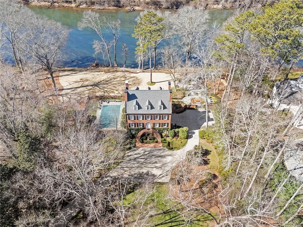 5960 Winterthur Drive, Atlanta, Georgia 30328, 6 Bedrooms Bedrooms, ,4 BathroomsBathrooms,Residential,For Sale,5960 Winterthur Drive,7703310
