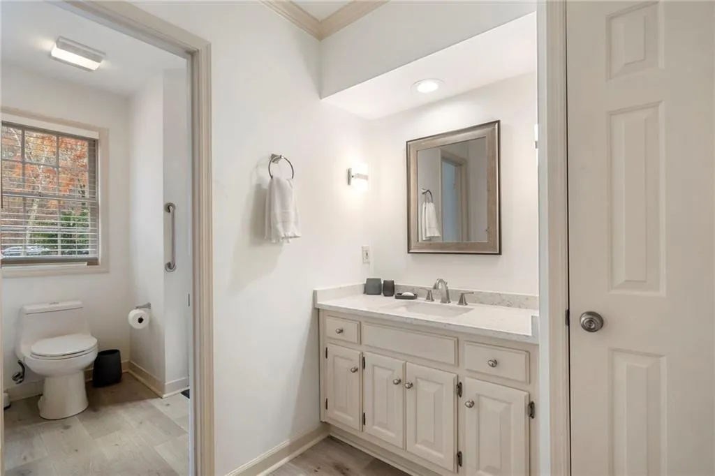 5960 Winterthur Drive, Atlanta, Georgia 30328, 6 Bedrooms Bedrooms, ,4 BathroomsBathrooms,Residential,For Sale,5960 Winterthur Drive,7703310