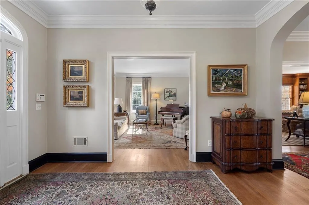 5960 Winterthur Drive, Atlanta, Georgia 30328, 6 Bedrooms Bedrooms, ,4 BathroomsBathrooms,Residential,For Sale,5960 Winterthur Drive,7703310