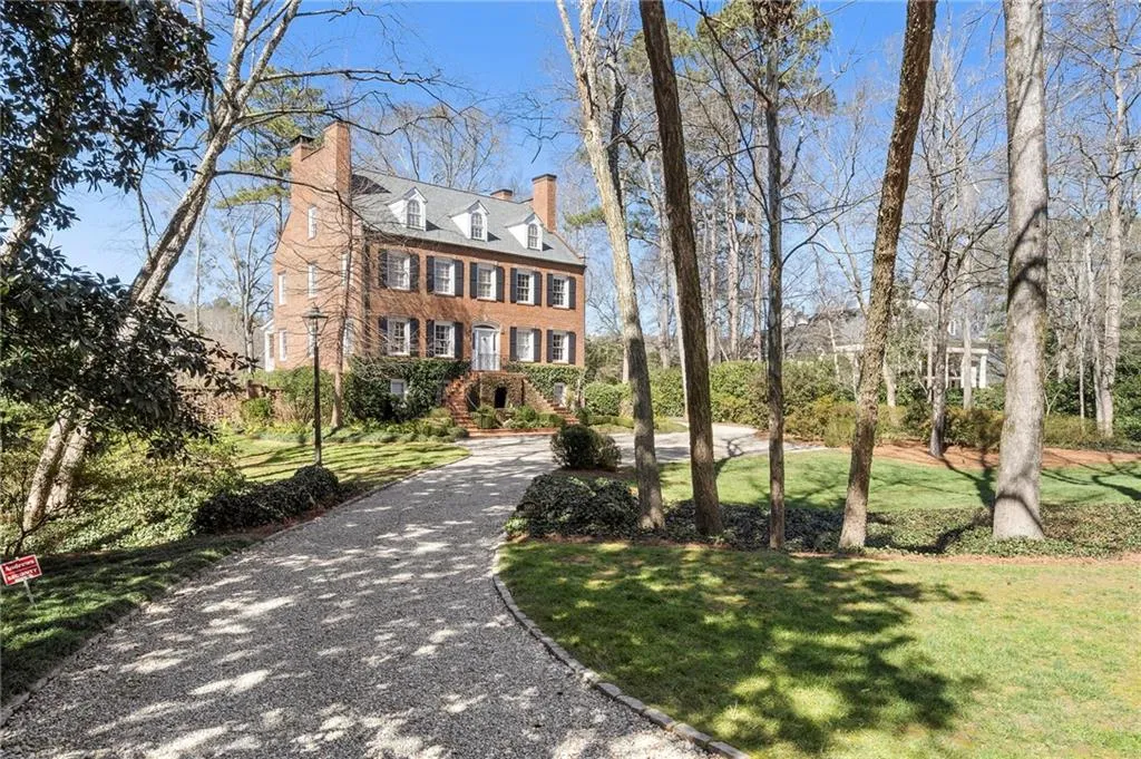 5960 Winterthur Drive, Atlanta, Georgia 30328, 6 Bedrooms Bedrooms, ,4 BathroomsBathrooms,Residential,For Sale,5960 Winterthur Drive,7703310