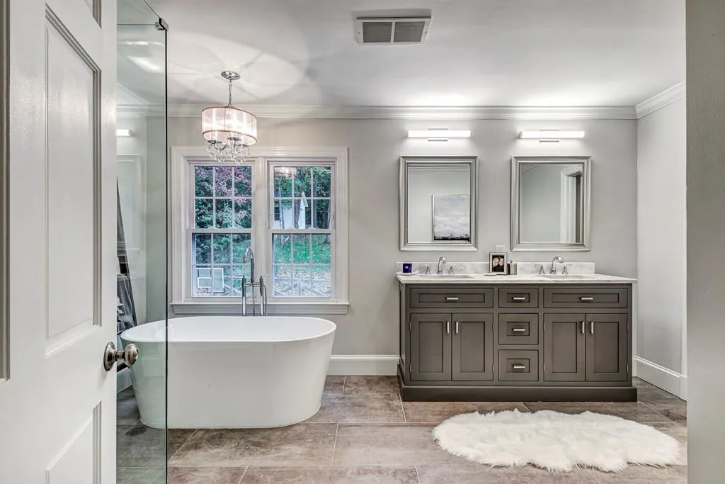 6065 Weatherly Drive, Atlanta, Georgia 30328, 4 Bedrooms Bedrooms, ,3 BathroomsBathrooms,Residential,Sold,6065 Weatherly Drive,6806681