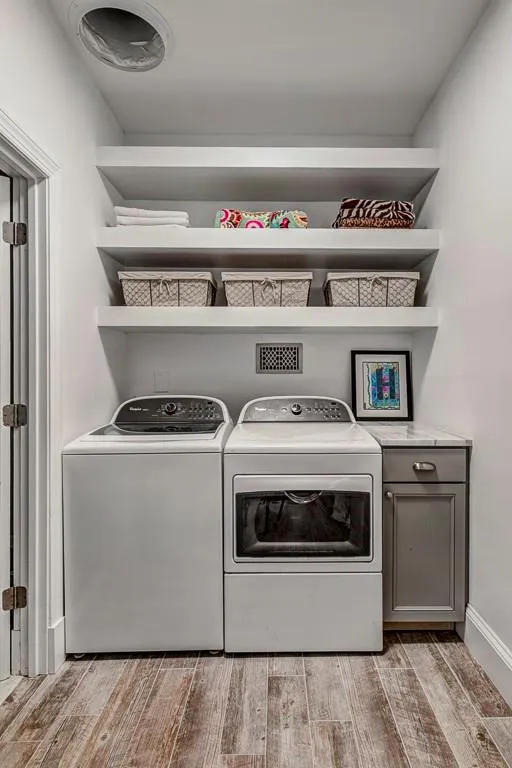 6065 Weatherly Drive, Atlanta, Georgia 30328, 4 Bedrooms Bedrooms, ,3 BathroomsBathrooms,Residential,Sold,6065 Weatherly Drive,6806681