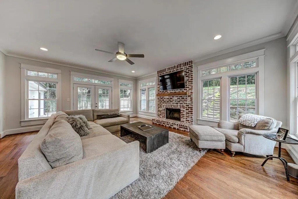 6065 Weatherly Drive, Atlanta, Georgia 30328, 4 Bedrooms Bedrooms, ,3 BathroomsBathrooms,Residential,Sold,6065 Weatherly Drive,6806681