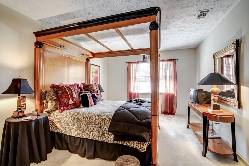 6800 Glenridge Drive Unit 6808f, Sandy Springs, Georgia 30328, 2 Bedrooms Bedrooms, ,2 BathroomsBathrooms,Residential,Sold,6800 Glenridge Drive Unit 6808f,5766803